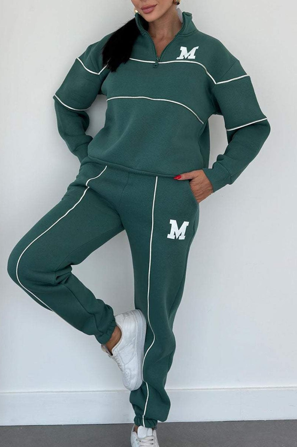 Women’s Chic Hoodless Pullover and Baggy Sweatpants Loungewear Set - Vogue Aura