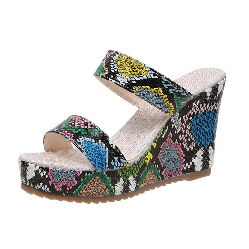 Chic Plus Size Snake Print Wedge Slippers for Women - Vogue Aura