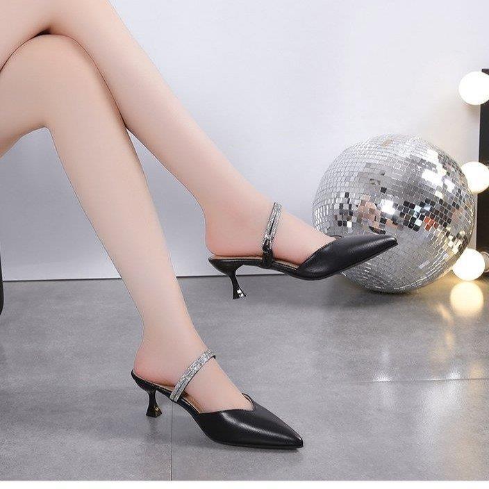 Chic Pointed-Toe Closed Toe Slippers for Women - Summer Casual Comfort - Vogue Aura