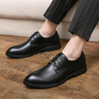 Classic Men's Leather Business Shoes - Elegant Round Toe Design - Vogue Aura