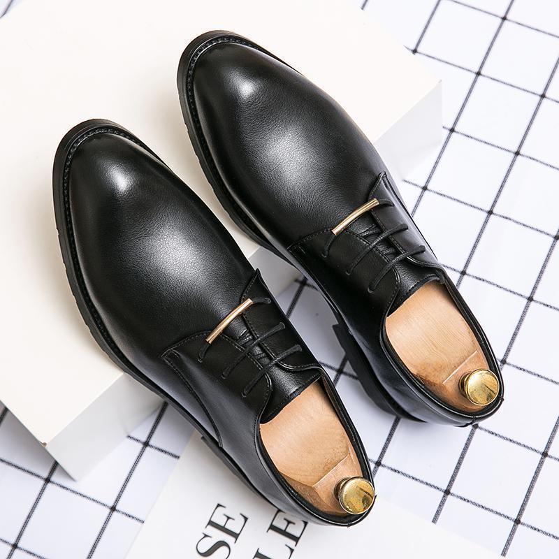 Classic Men's Leather Business Shoes - Elegant Round Toe Design - Vogue Aura