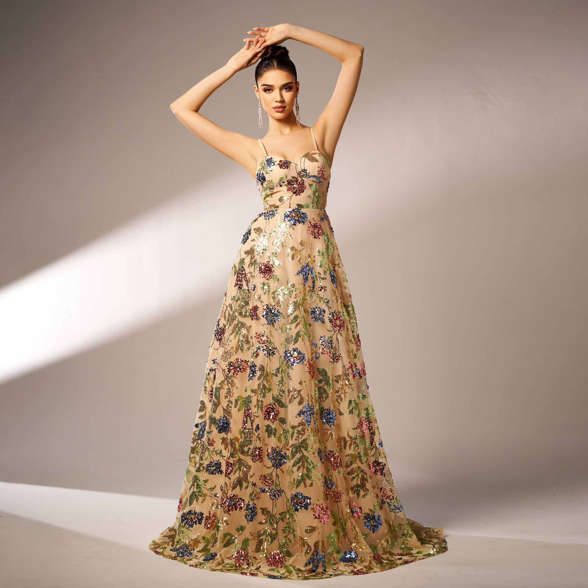 Sophisticated Apricot Sleeveless Evening Dress - Vogue Aura