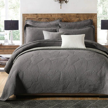 Elegant 3-Piece Dream Haven Bedding Ensemble - Vogue Aura