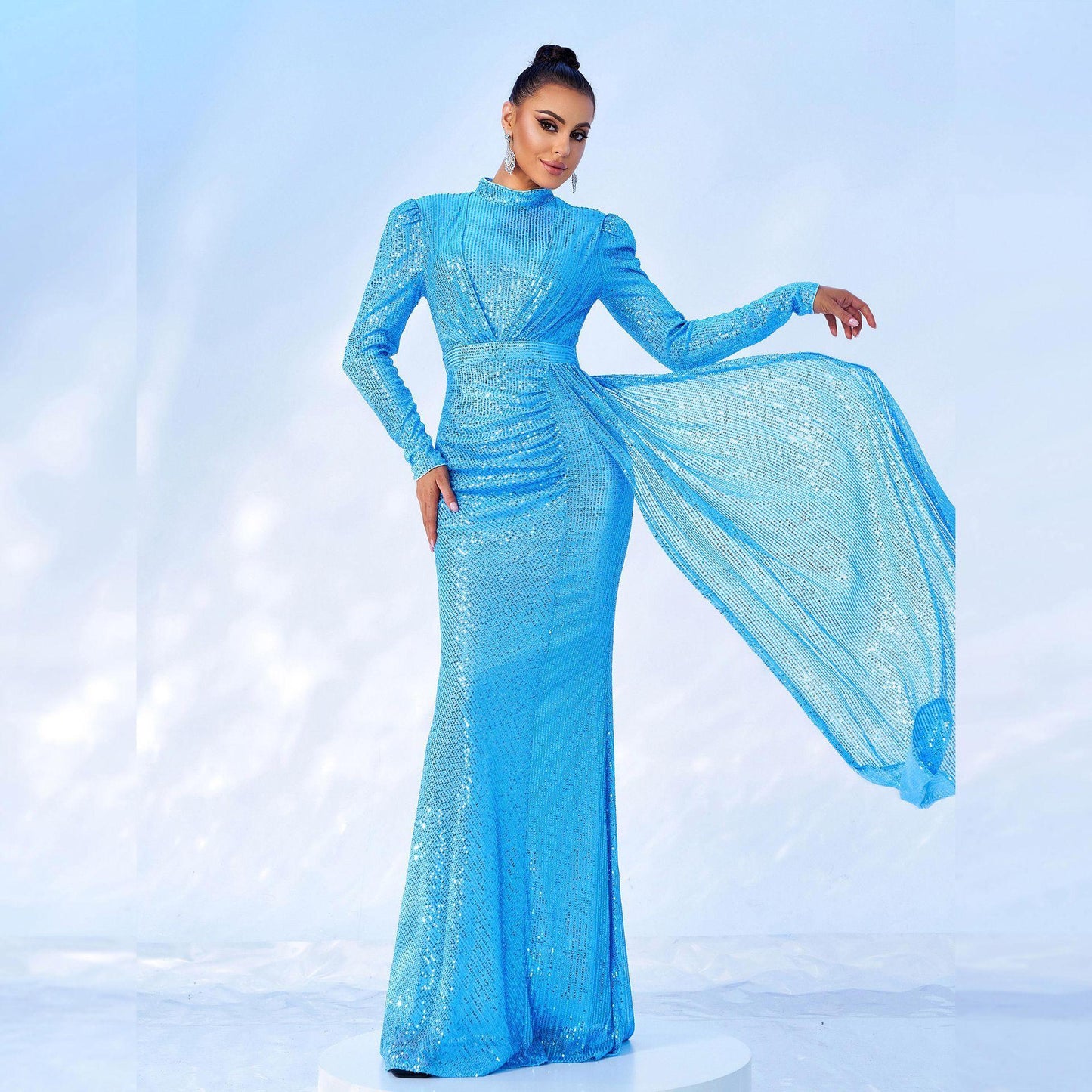 Graceful Long Sleeve Sequin Evening Dress with Tailored Fit - Vogue Aura