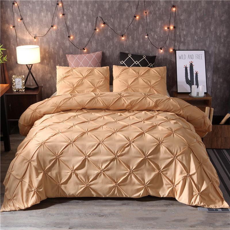 Luxurious Polyester Quilt Cover for Chic Bedroom Aesthetics - Vogue Aura