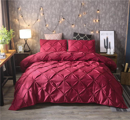 Luxurious Polyester Quilt Cover for Chic Bedroom Aesthetics - Vogue Aura