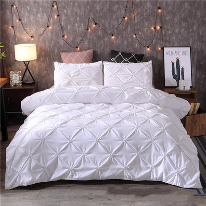 Luxurious Polyester Quilt Cover for Chic Bedroom Aesthetics - Vogue Aura